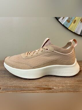 lululemon athletica Women's CrossCity Sneaker NICE